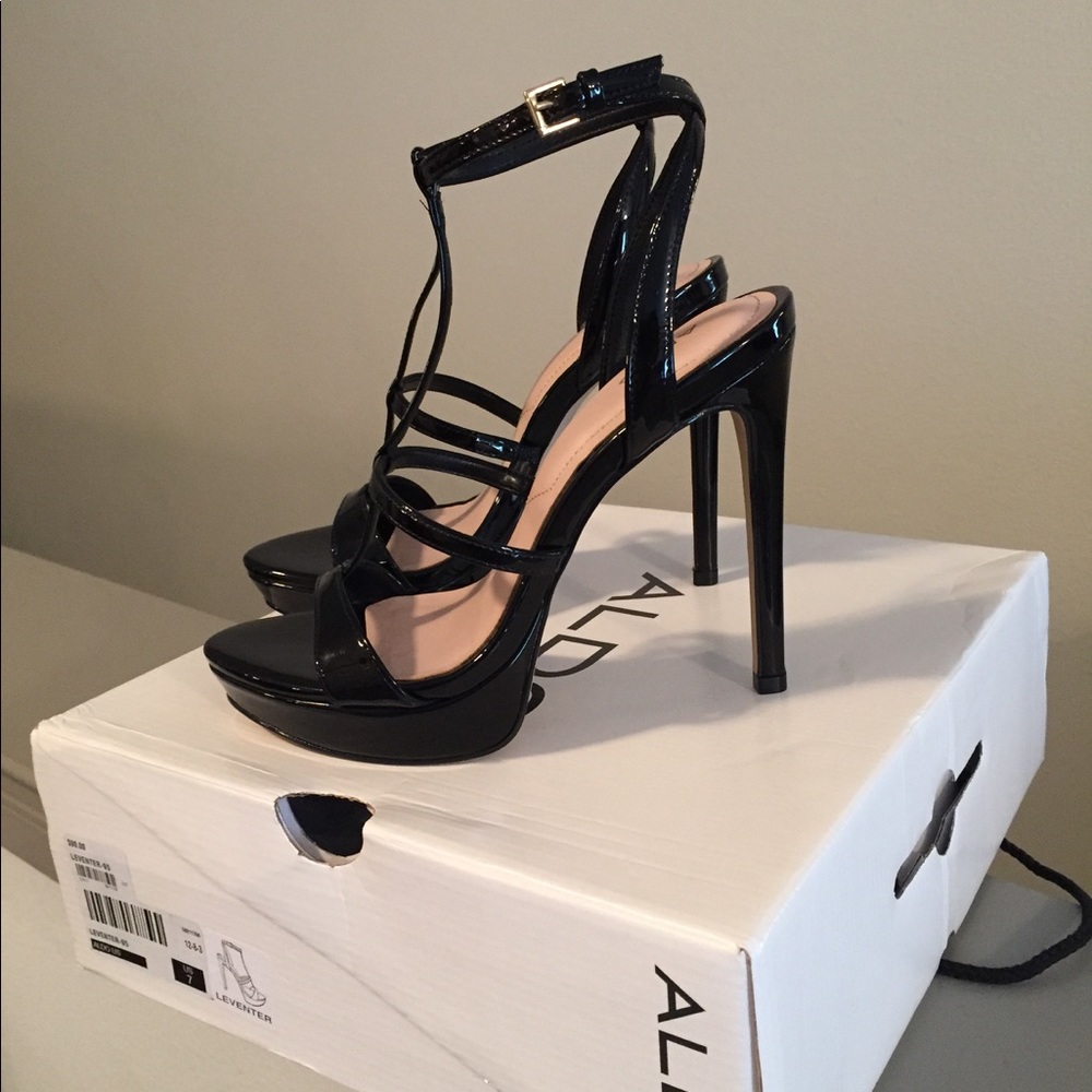 Aldo Leventer caged heels sz 7